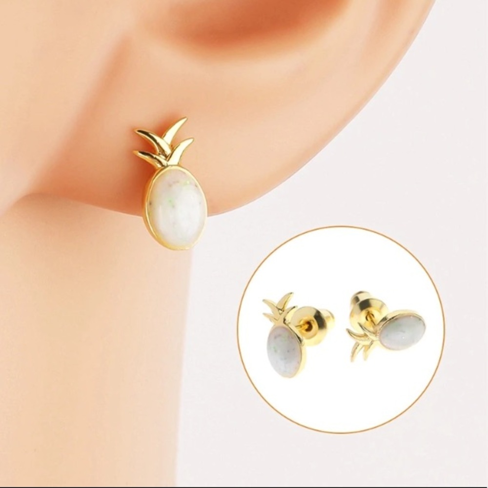 HP🌸Dainty Gold tone Opal Pineapple Stud Earrings - Picture 2 of 4